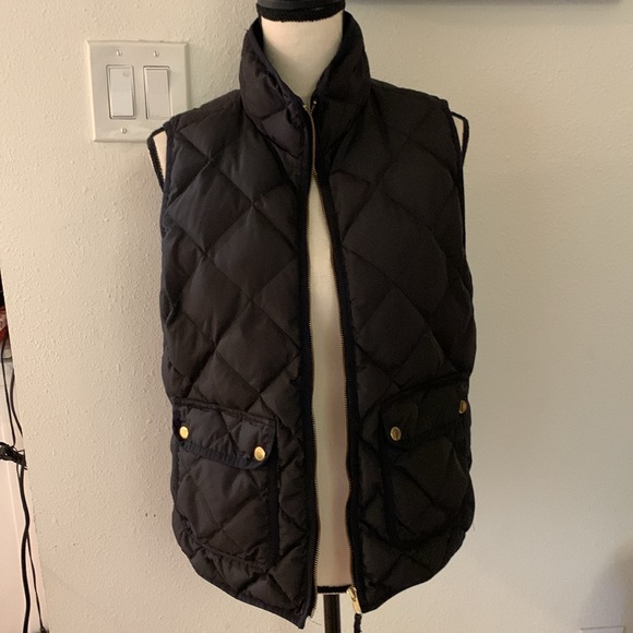 J. CREW Quilted Down Excursion Vest size M - Picture 3 of 11
